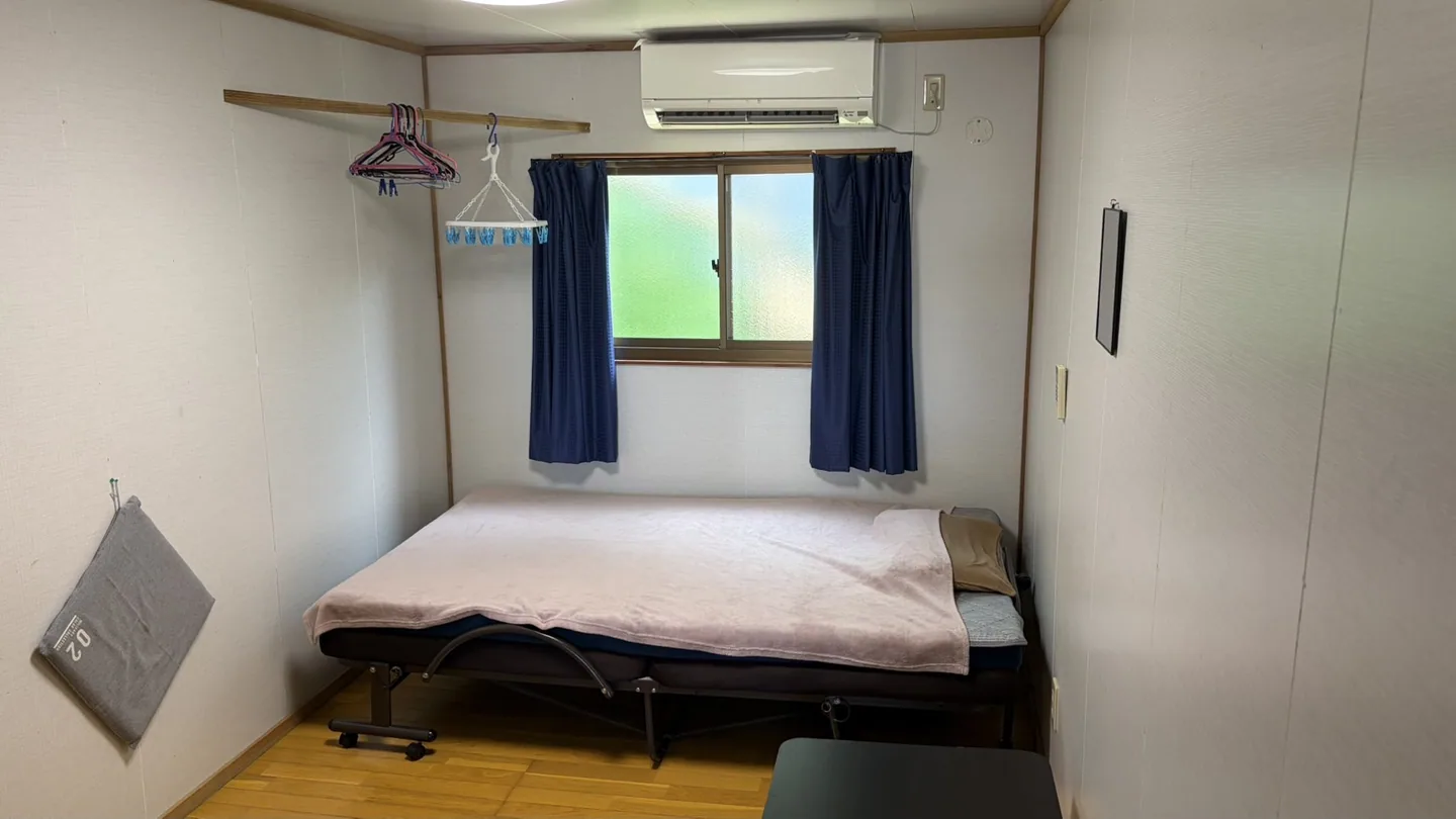 客室 ベッドのある室内